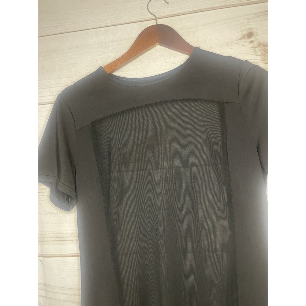 Black short-sleeve dress featuring a central sheer mesh panel detai - Picture 3 of 6